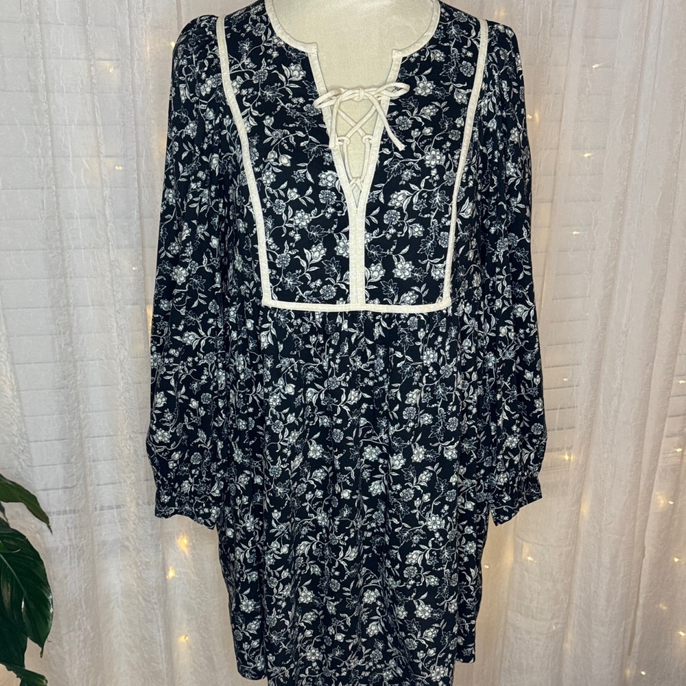Old Navy Blue and White Floral Long Sleeve Dress